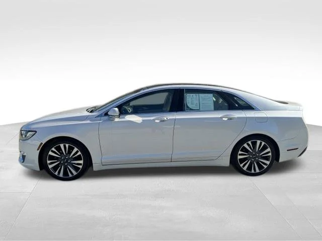 Used 2017 White Lincoln Reserve image 4