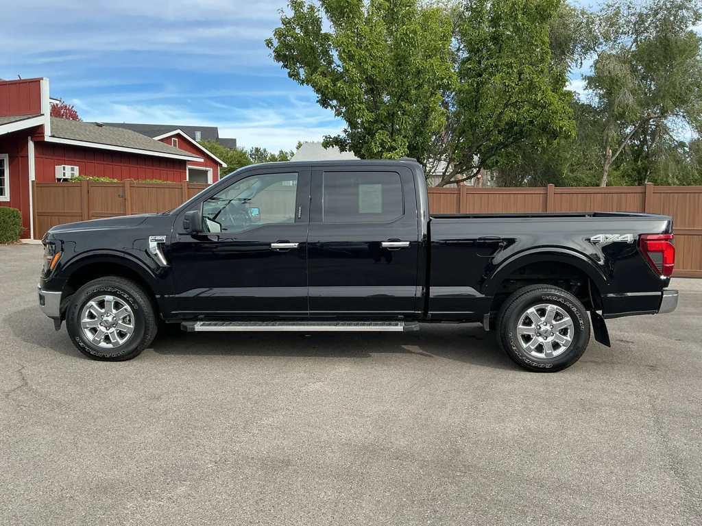 Used 2024 AGATE BLACK METALLIC Ford XLT image 8
