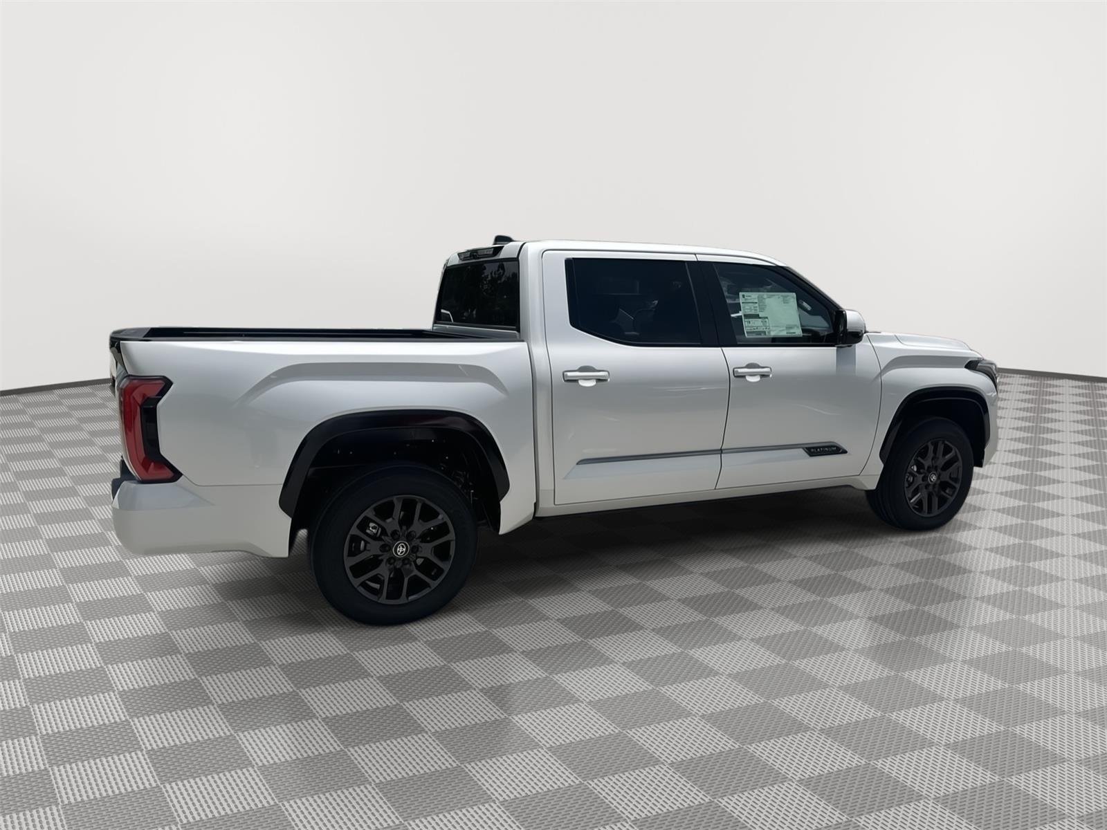 New 2026 Wind Chill Pearl <sup>1</sup> Toyota  Platinum image 4