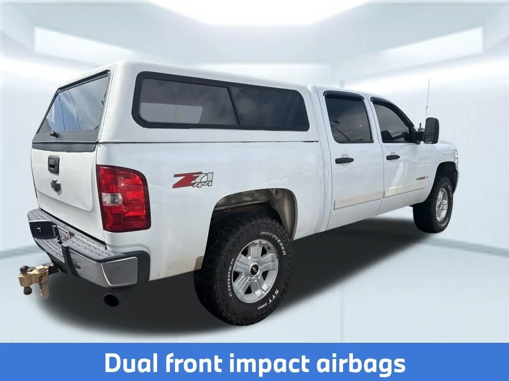 Used 2007 White Chevrolet LT image 16