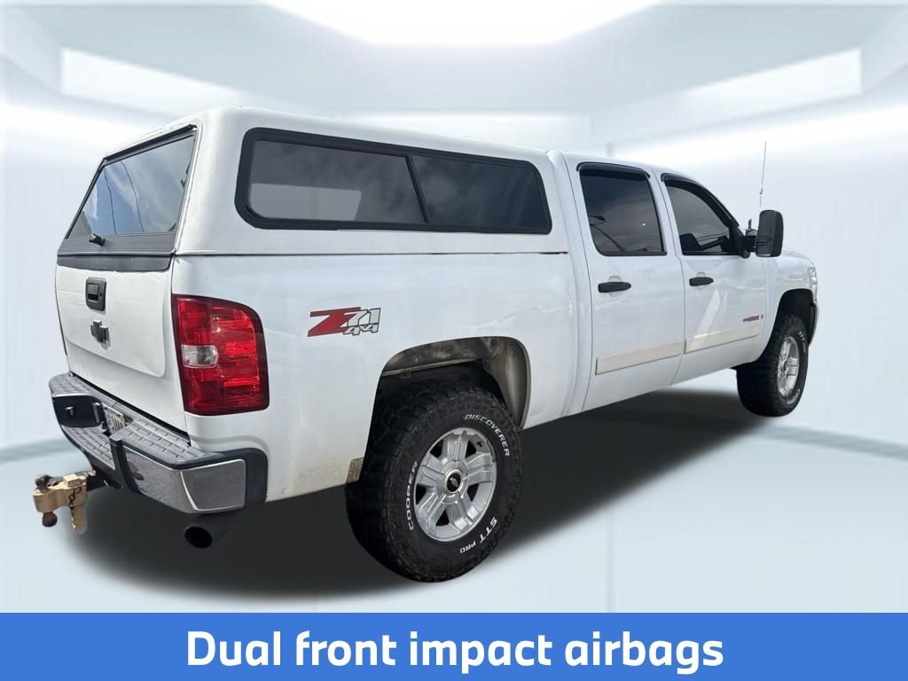 Used 2007 White Chevrolet LT image 16
