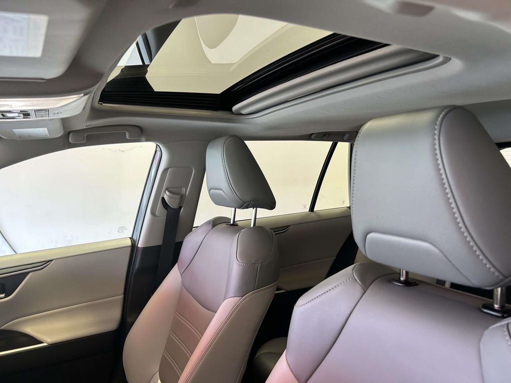 Used 2025 Gray Toyota XLE Premium image 15