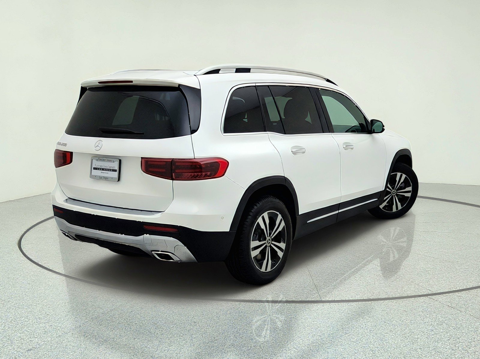 Certified Used 2026 Polar White Mercedes-Benz GLB 250 image 9