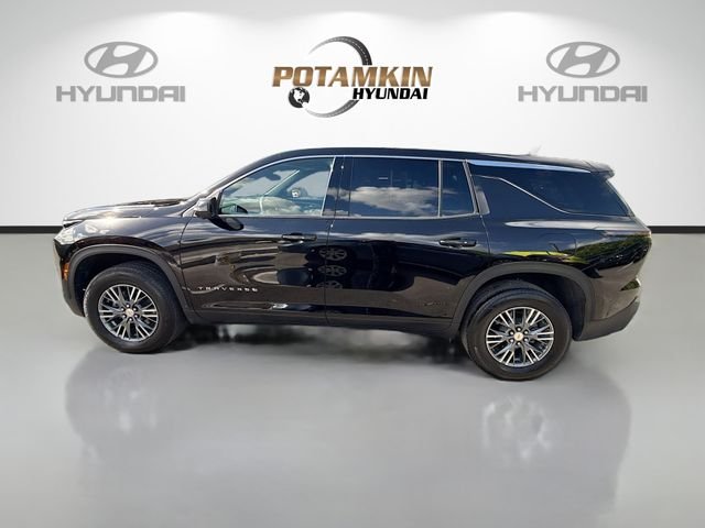 2024 Chevrolet Traverse LS - Photo 8
