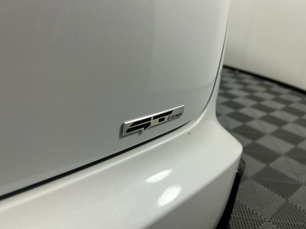 New 2026 Snow White Pearl Kia GT-Line image 6
