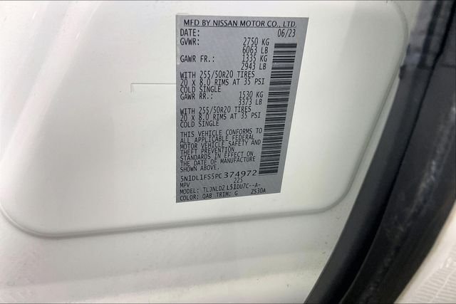 Used 2023 White INFINITI LUXE image 15