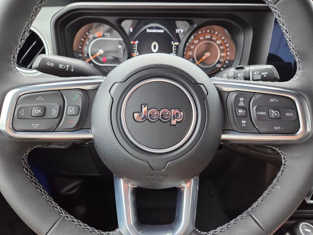 2025 Jeep Wrangler 4-Door Sahara - Photo 23
