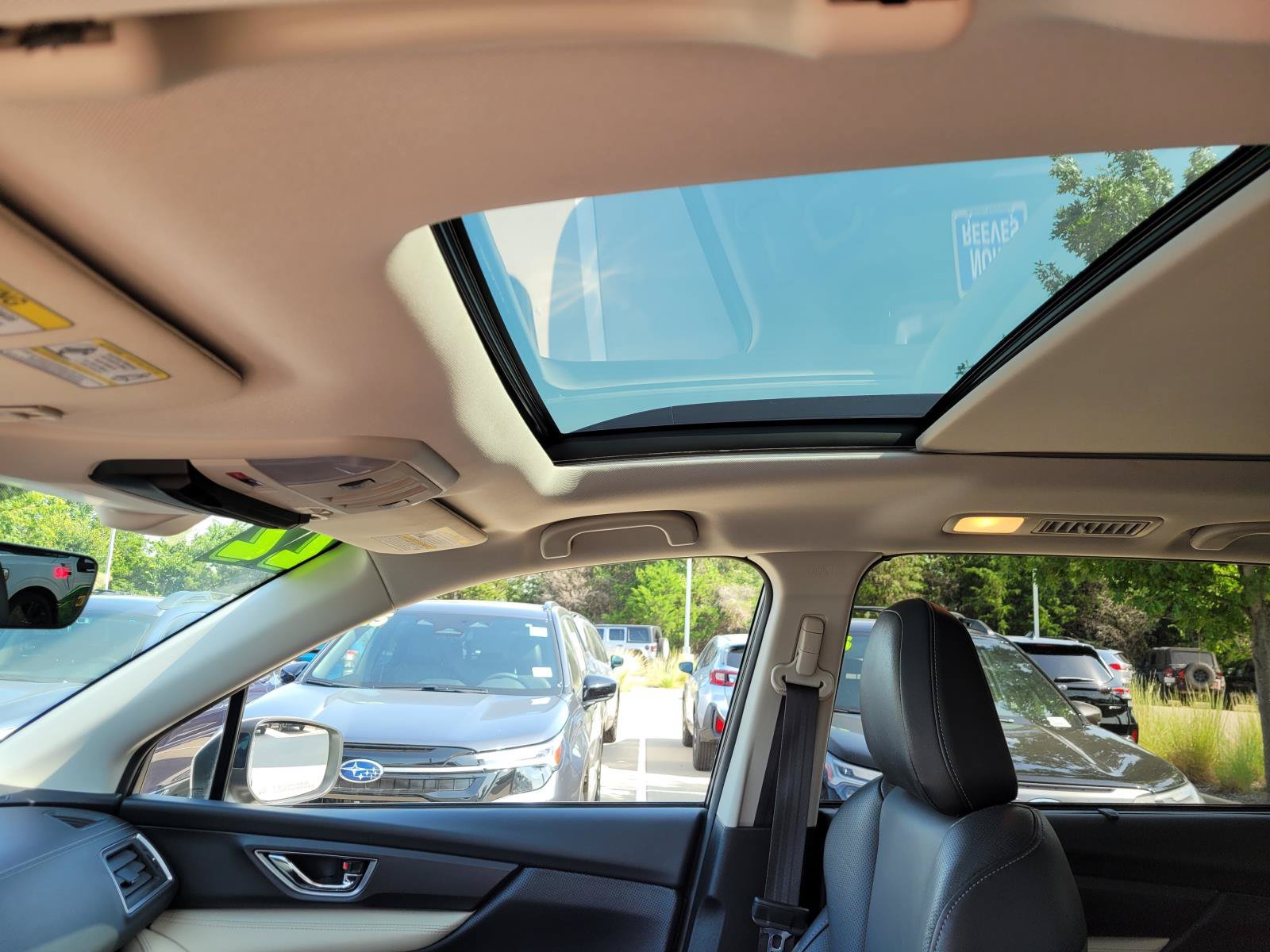 Used 2022 Crystal White Pearl Subaru Limited image 15