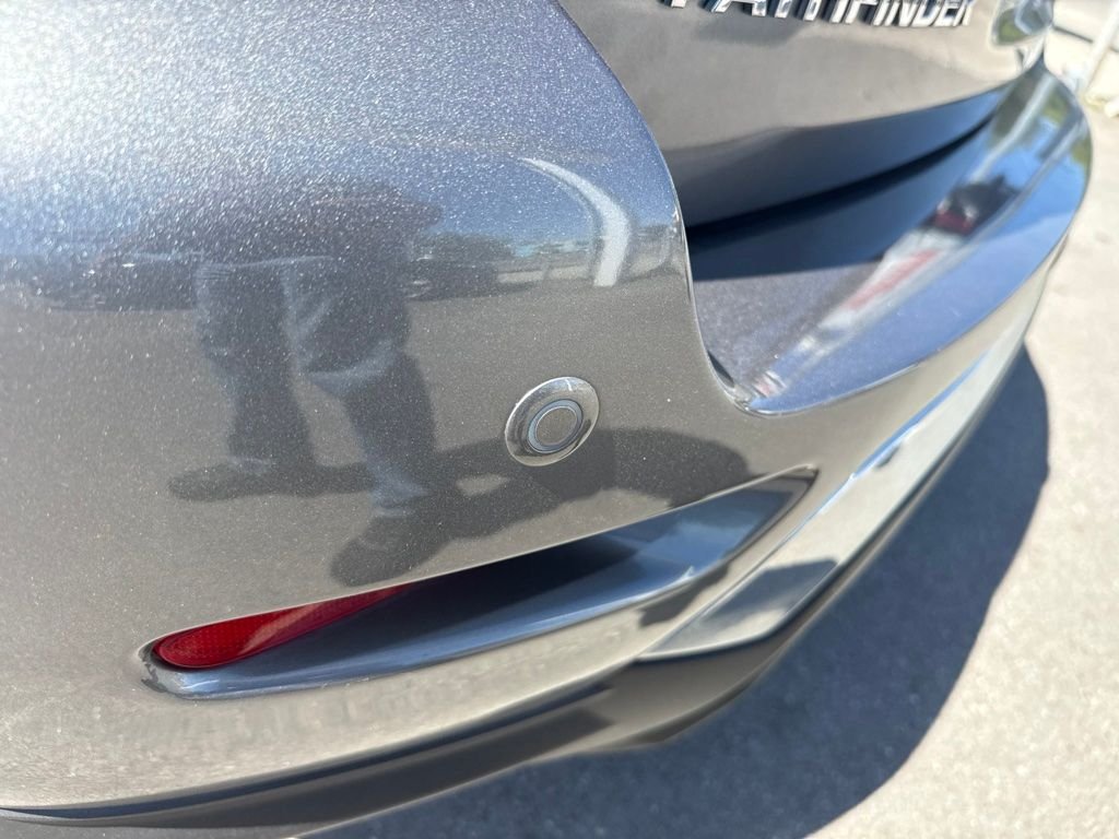 Used 2020 Gray Nissan S image 8