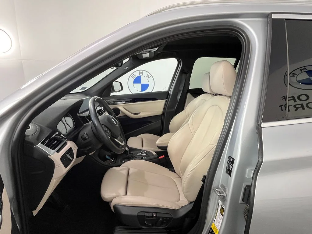 Used 2020 Silver BMW xDrive28i image 2