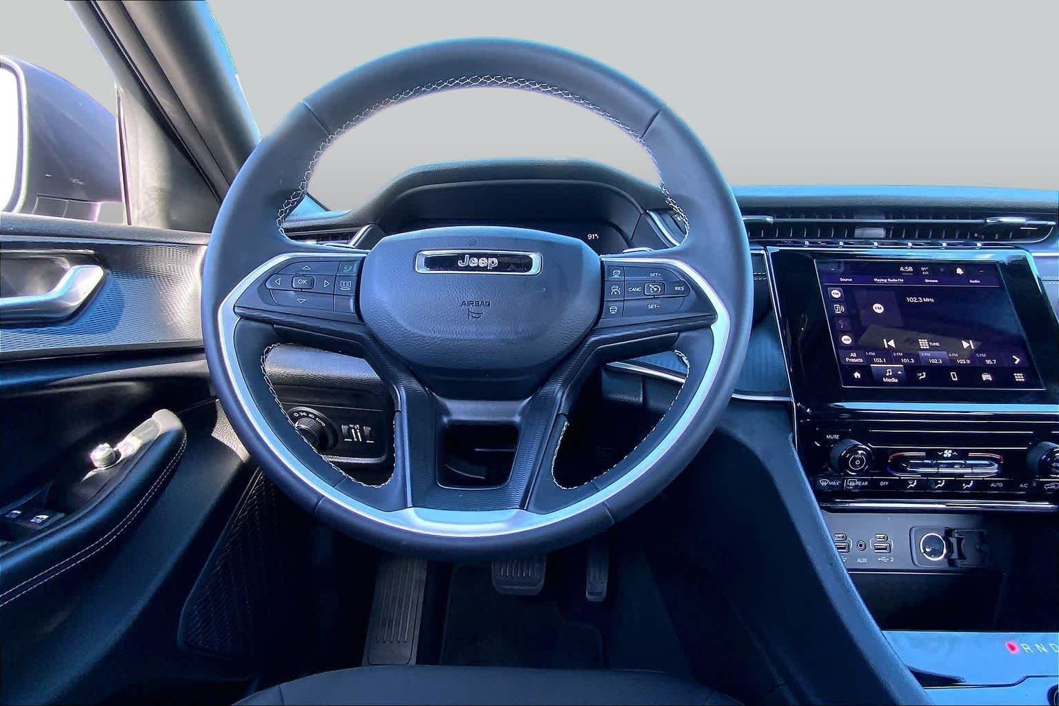 Used 2025 Silver Zynith Jeep Laredo image 6