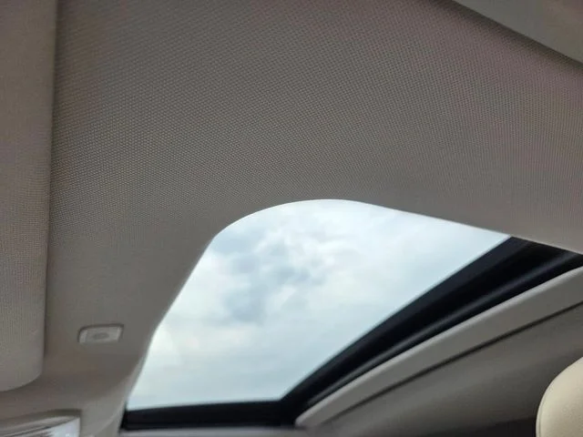 Certified Used 2023  Toyota XLE image 5