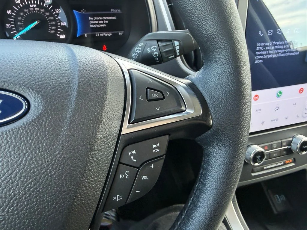 Used 2023 Silver Ford SEL image 21