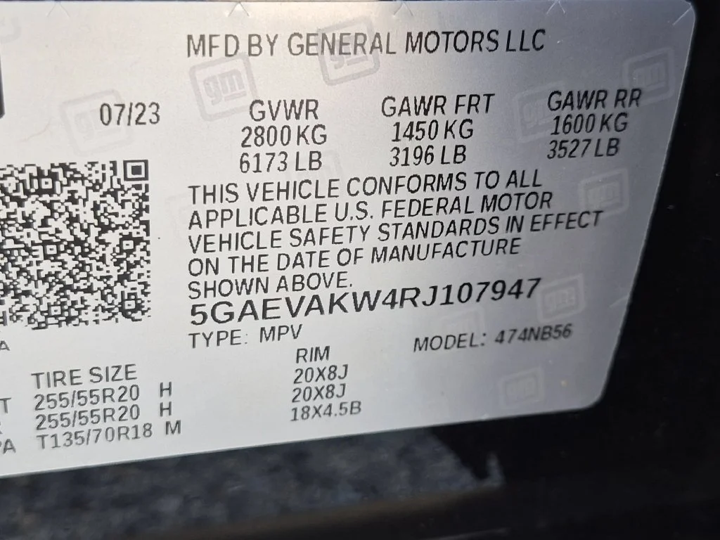 Used 2024 Black Buick Essence image 35