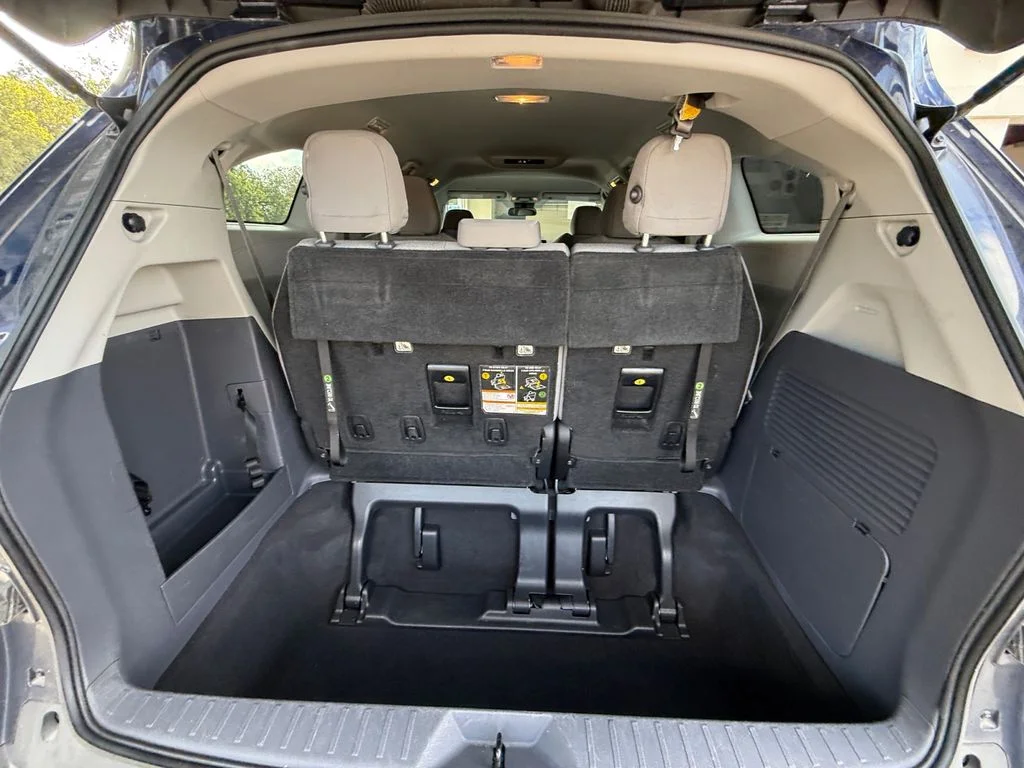 Used 2022  Toyota LE image 19