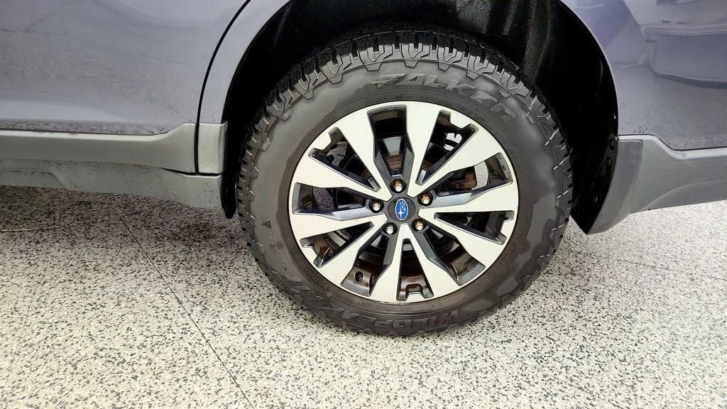 Used 2016 Carbide Gray Metallic Subaru 4dr Wagon 2.5i Limited PZEV w/ Moonroof, Navigation & EyeSight image 9