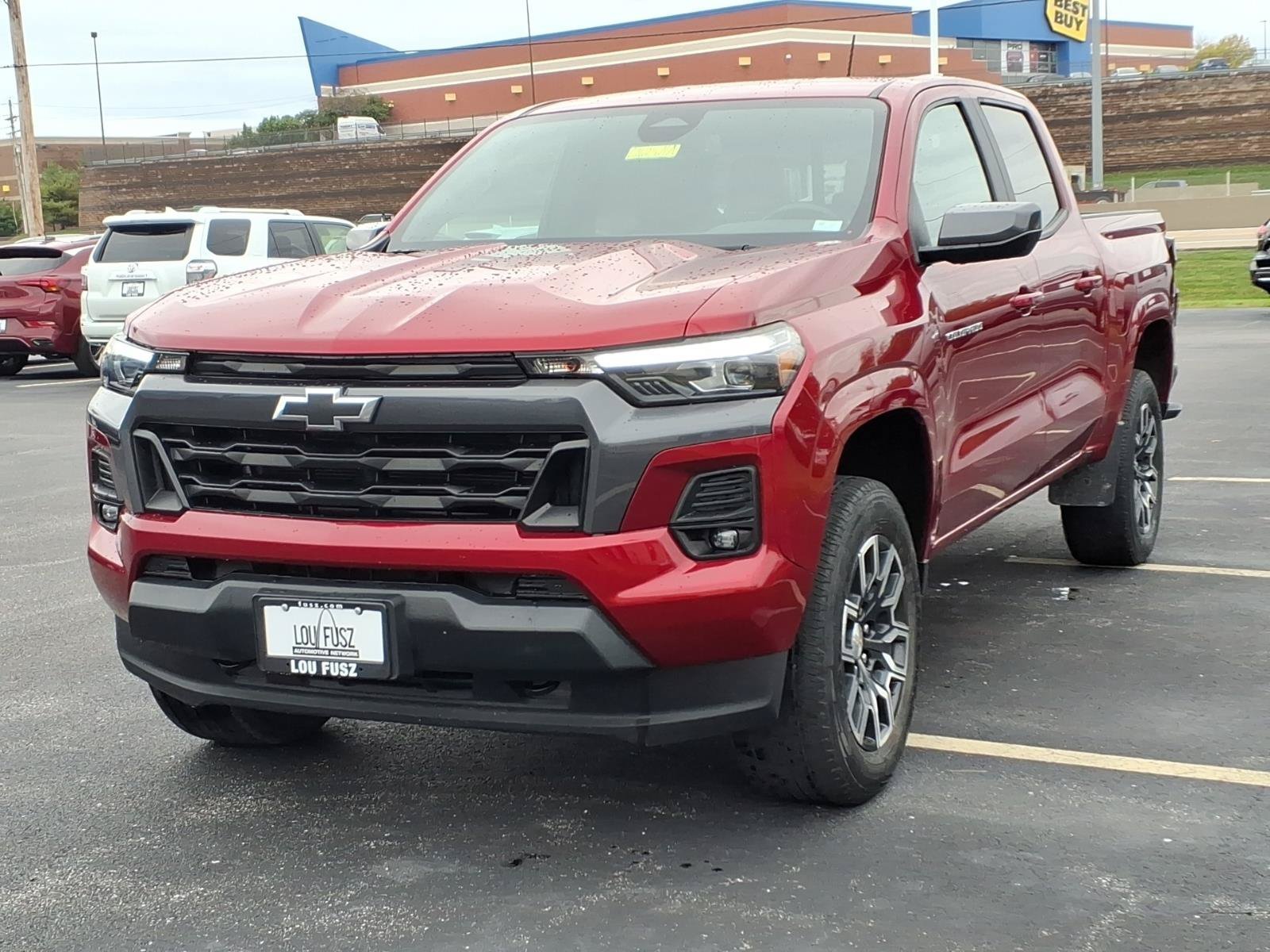 Used 2023 RADIANT RED TINTCOAT Chevrolet 4WD LT image 2