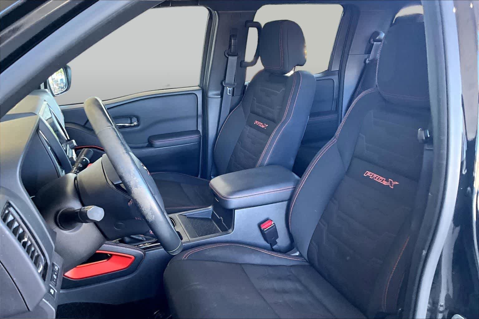 Used 2022 Super Black Nissan PRO-X image 8