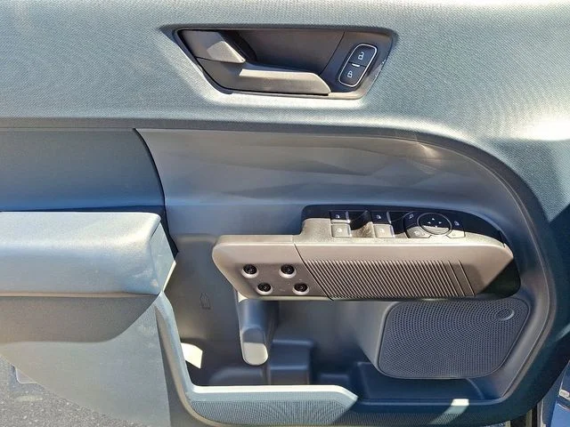 New 2026 Azure Gray Metallic Tri-Coat Ford XLT image 8