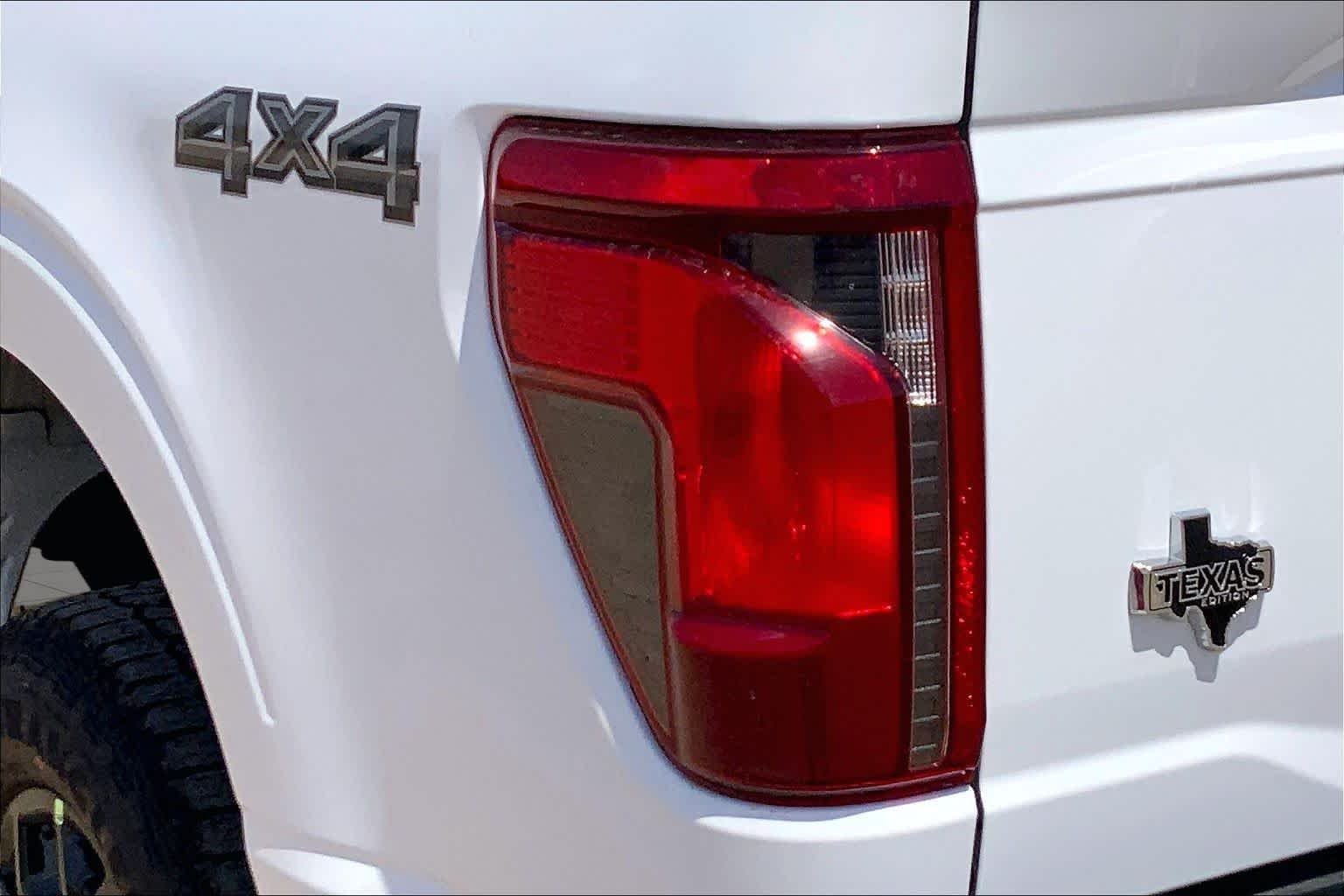New 2026 Oxford White Ford XLT image 14