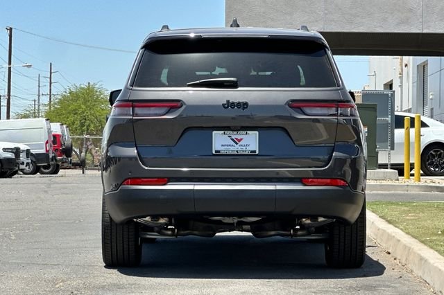 New 2026 Baltic Gray Metallic Clear-Coat Exterior Paint Jeep Limited image 4