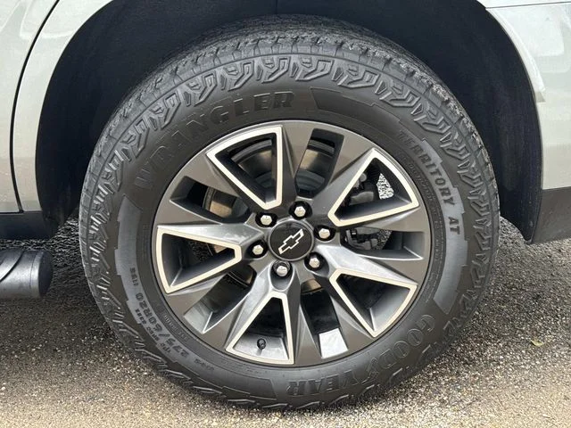 Certified Used 2024 Sterling Gray Metallic Chevrolet Z71 image 9