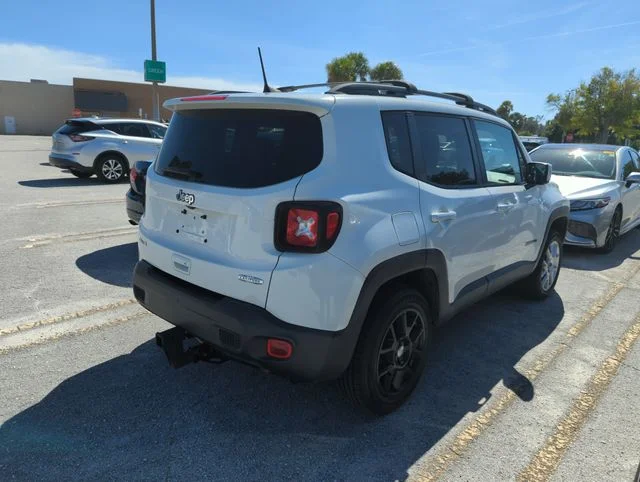 Used 2019 White Jeep Latitude image 4