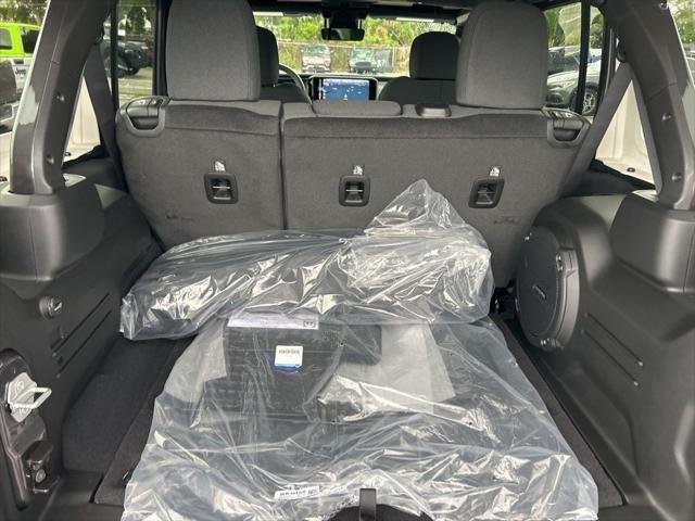 2025 Jeep Wrangler 4-Door Sahara - Photo 30