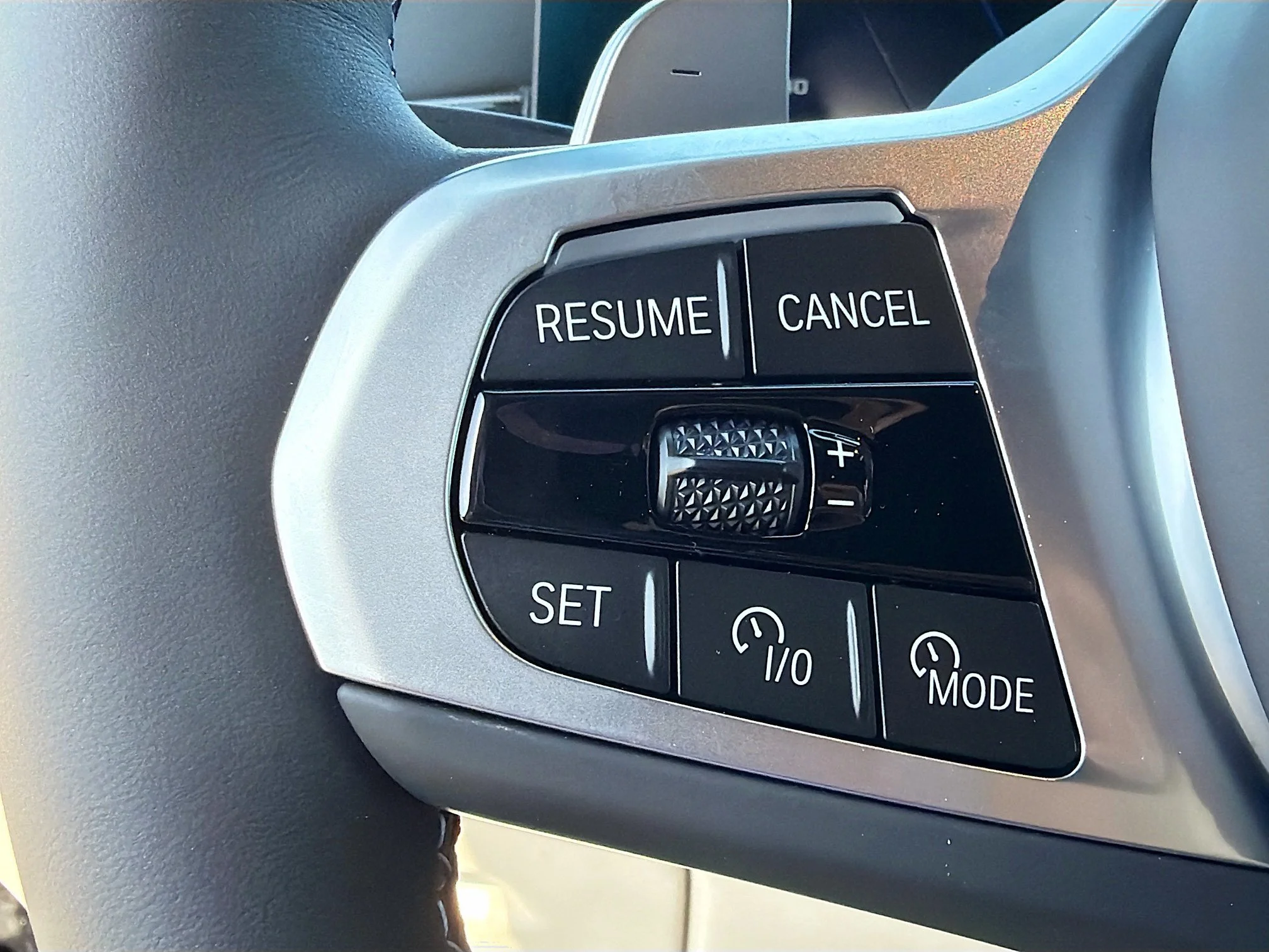 New 2026 Black Sapphire Metallic BMW M60i image 39