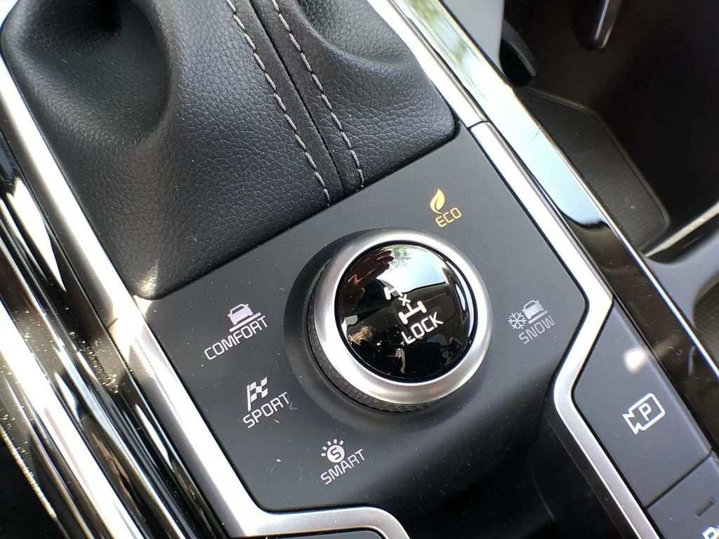 Used 2022 Black Kia SX image 36
