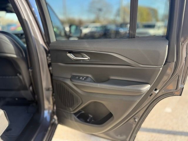 New 2025 Baltic Gray Metallic Clear-Coat Exterior Paint Jeep Altitude X image 31