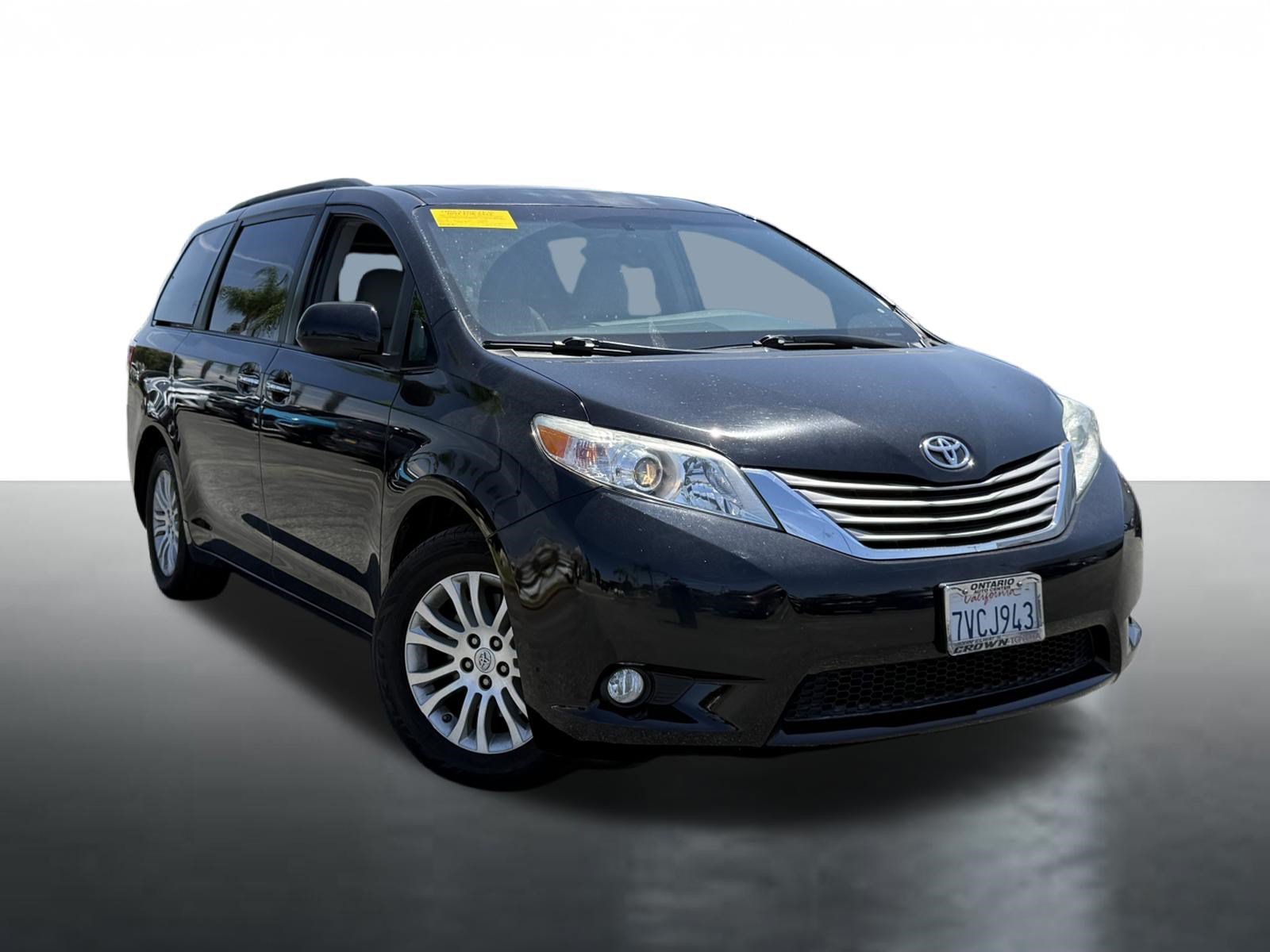 Used 2017 Toyota Sienna XLE with VIN 5TDYZ3DCXHS781617 for sale in Covina, CA