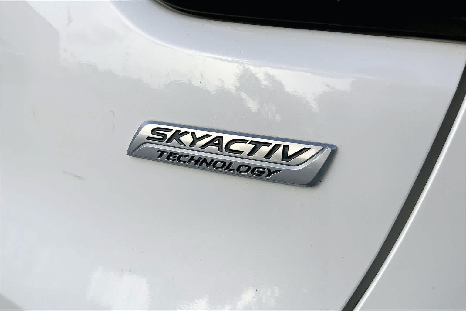 Used 2020 Snowflake White Pearl Mica Mazda Sport image 10