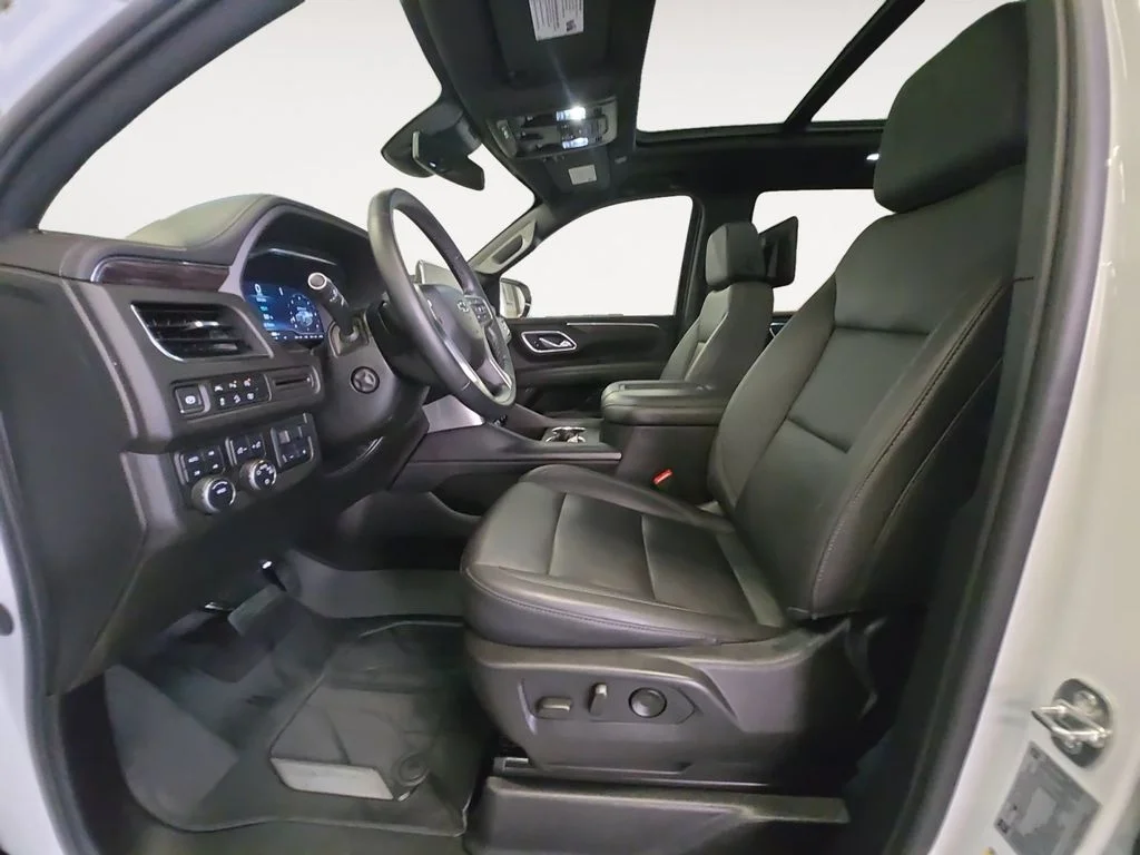 Used 2024 White Chevrolet Z71 image 11