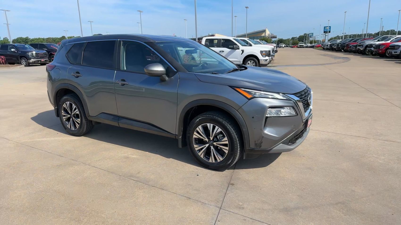 Used 2023 Gun Metallic Nissan SV image 3