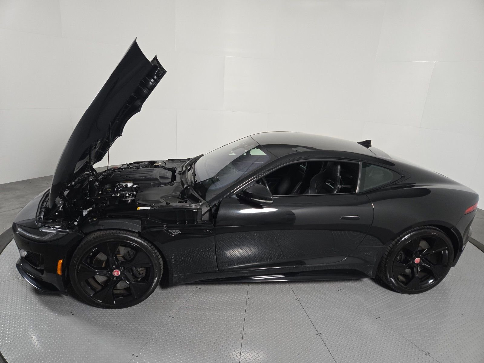 2023 Jaguar F-TYPE R-Dynamic - Photo 29