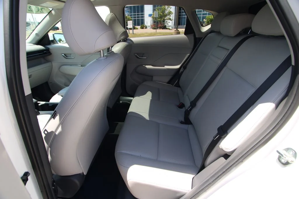 Used 2024 White Hyundai Limited image 7