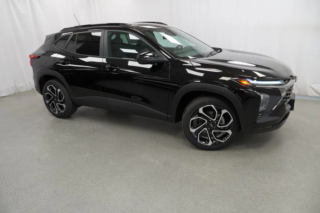 New 2026 Mosaic Black Metallic Chevrolet 2RS image 5