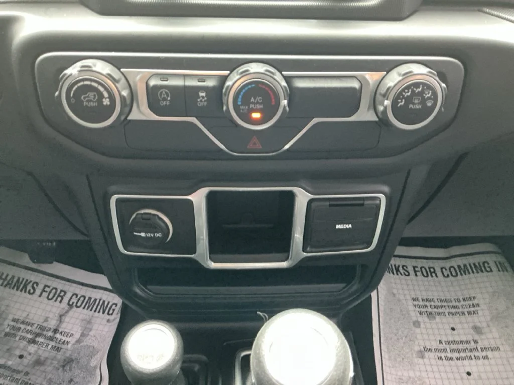 Used 2018 Black Jeep Unlimited Sport image 16