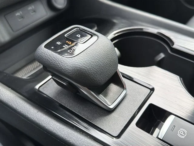 Used 2025 Silver Nissan S image 19