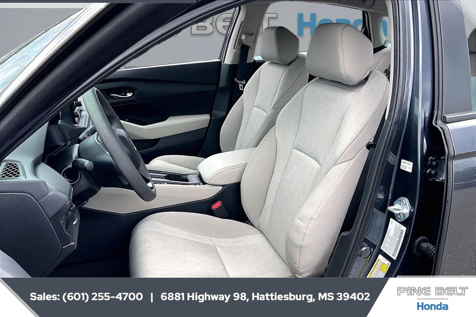 Used 2025 Meteorite Gray Metallic Honda LX image 18