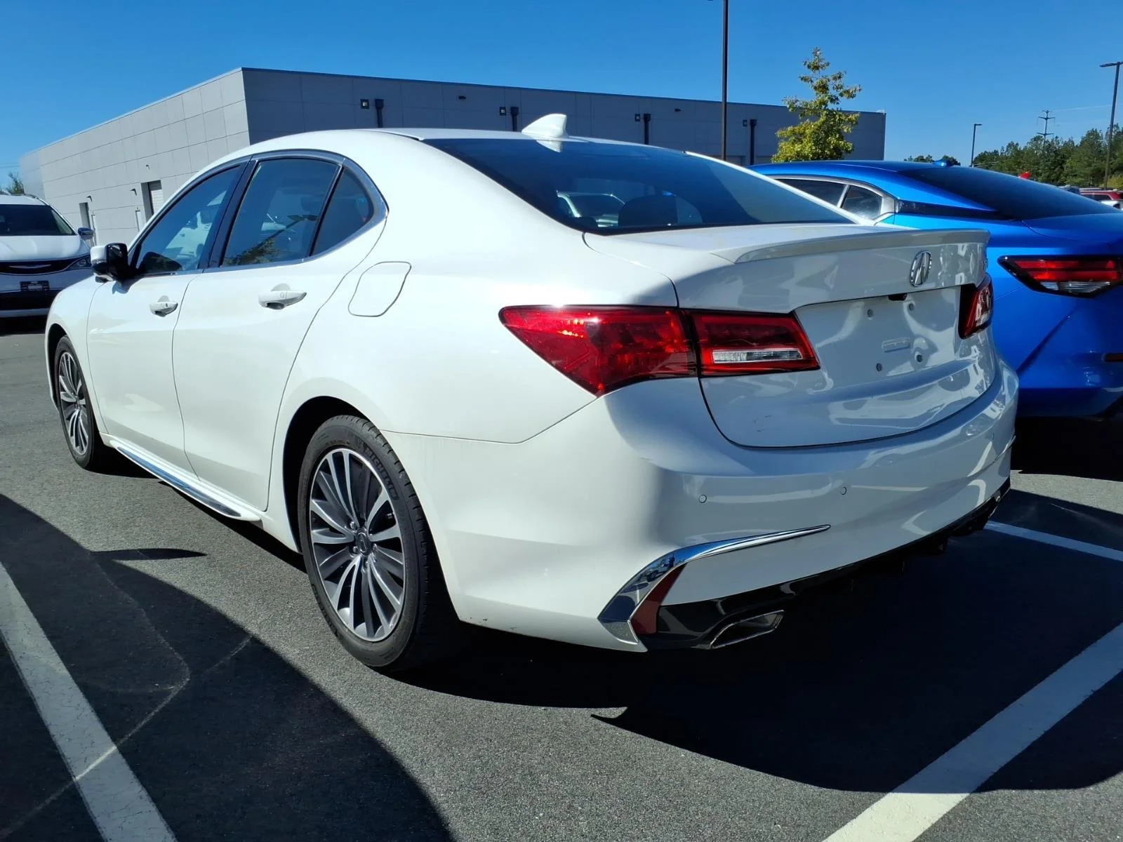 Used 2018 Bellanova White Pearl Acura w/Advance Pkg image 15