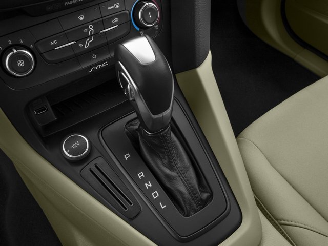 Used 2017 Oxford White Ford SE image 11