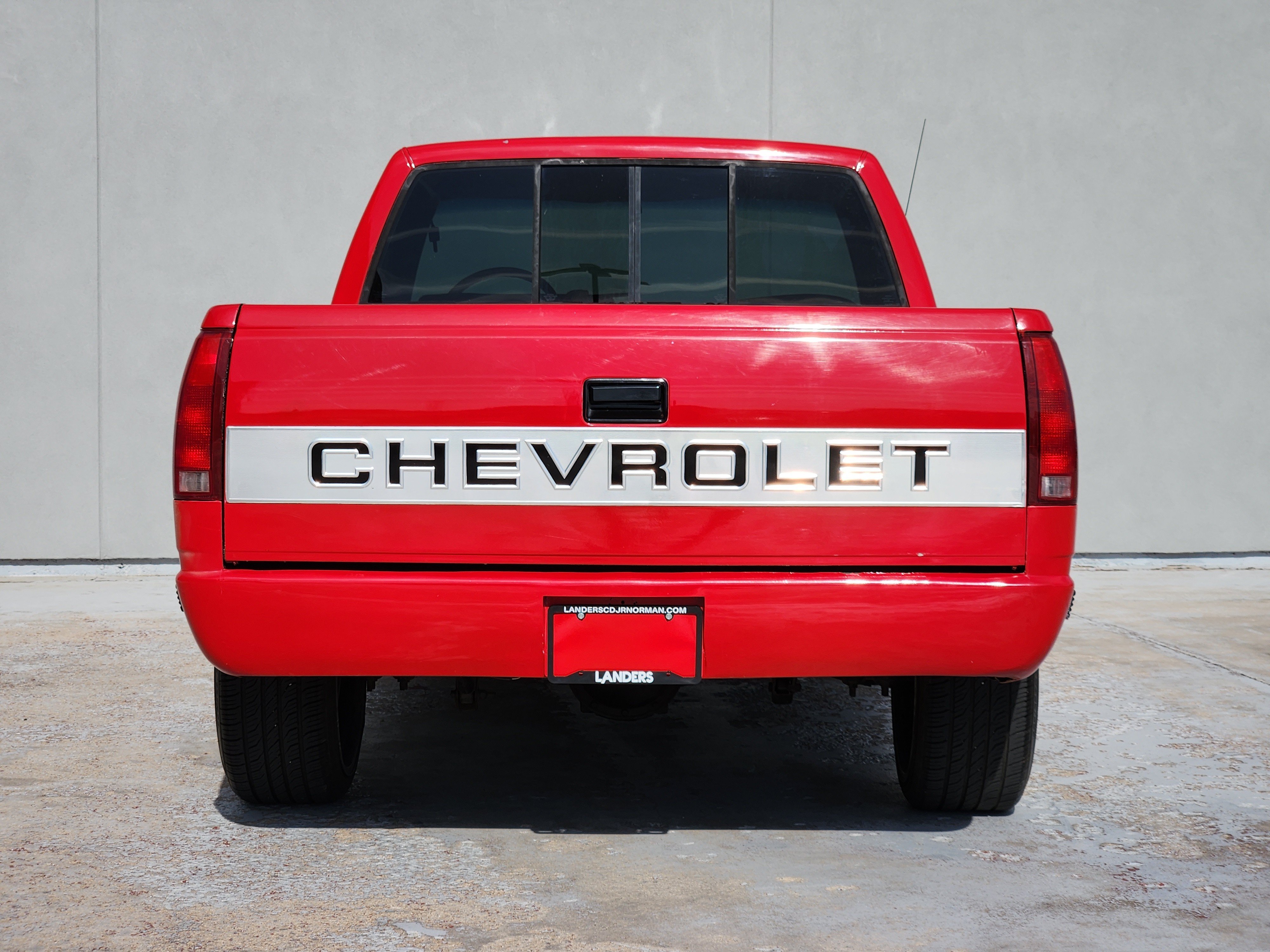 Used 1990 Red Chevrolet REG CAB 2WD 133WB image 6
