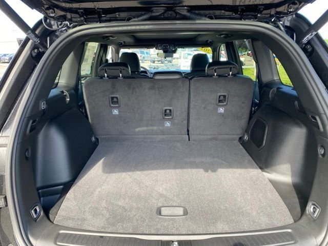 New 2026 Diamond Black Crystal Pearlcoat Jeep Limited image 12