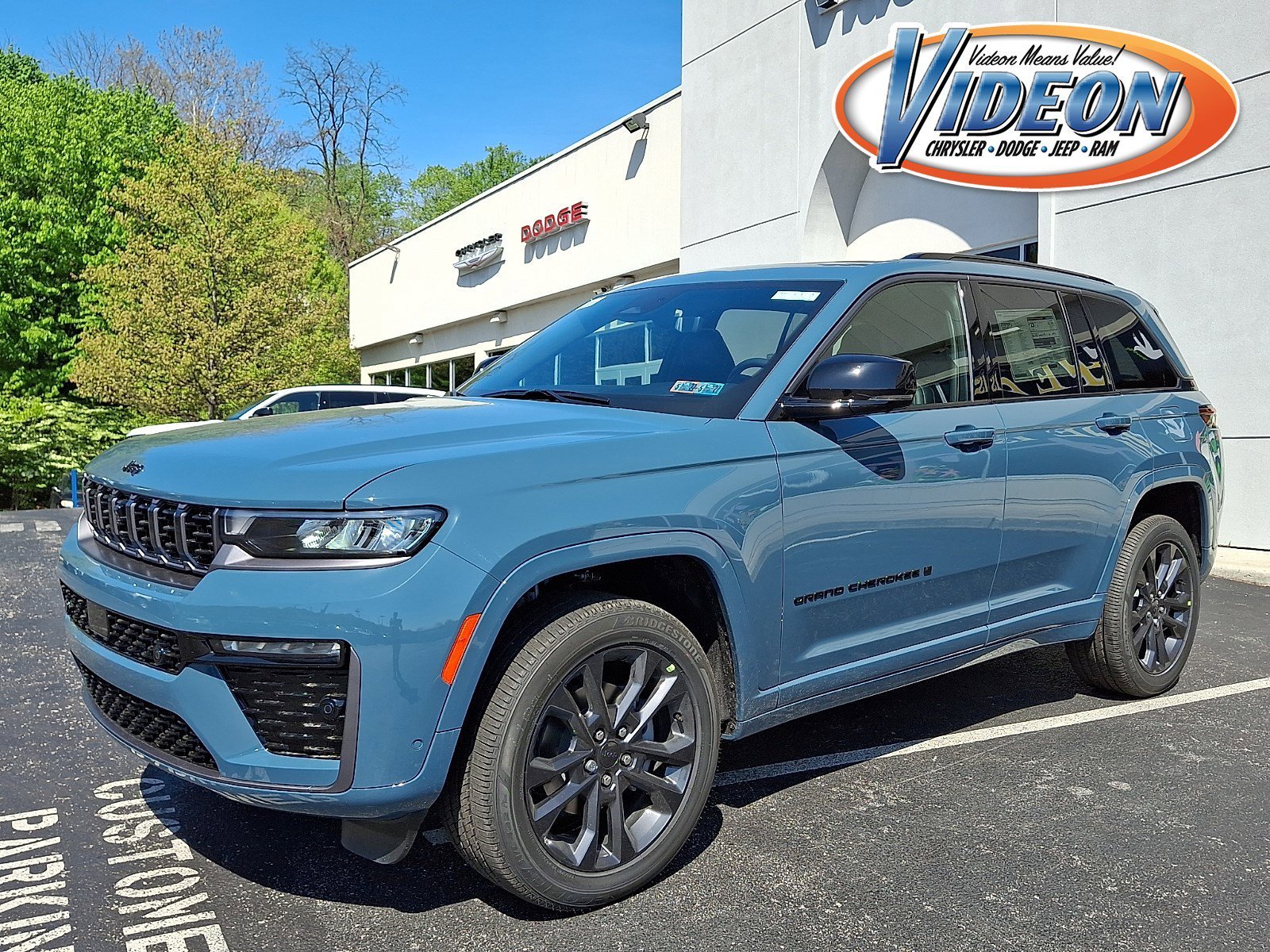 New 2026 Steel Blue Exterior Paint Jeep Limited Reserve image 1