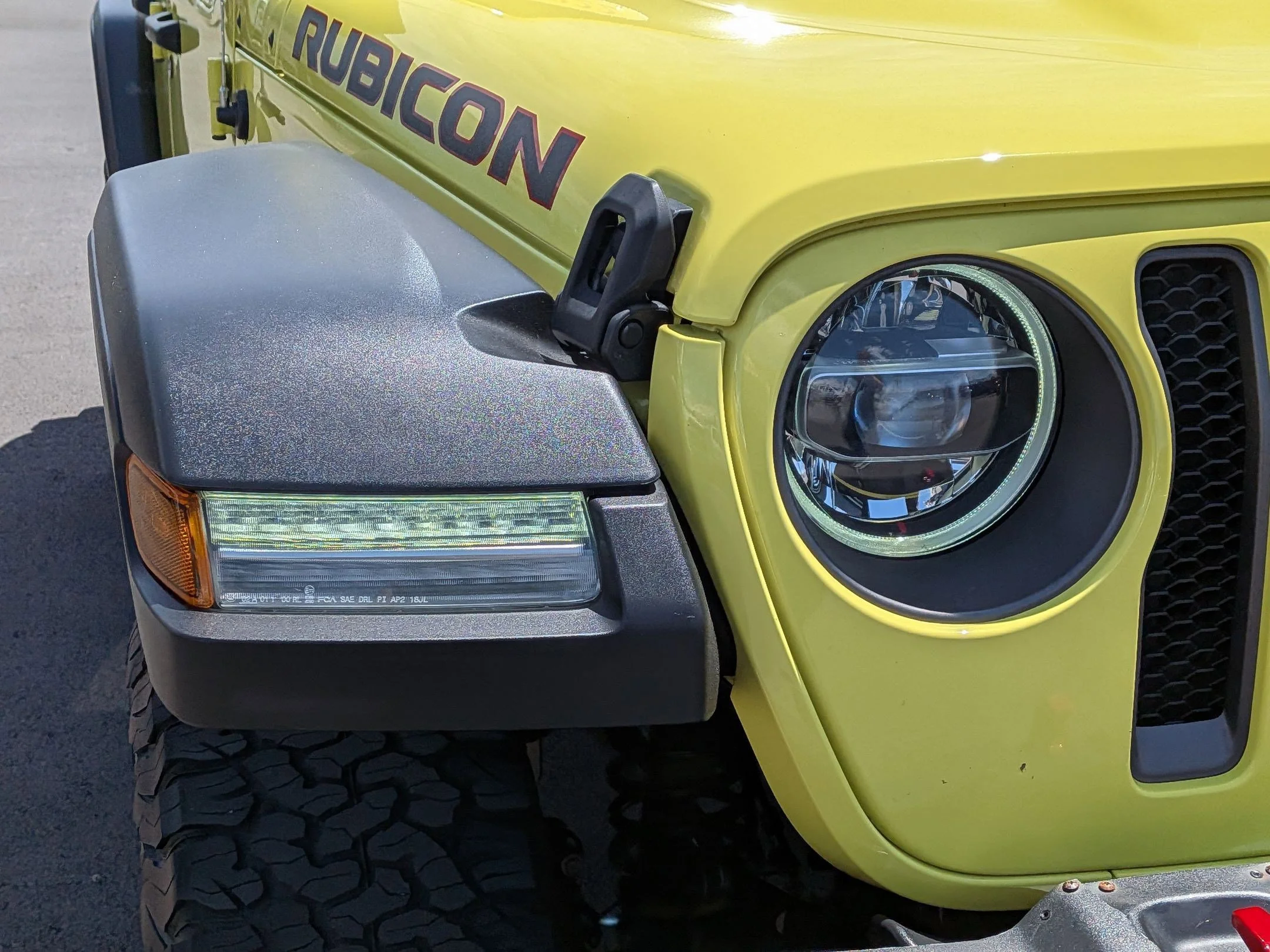 Used 2022 High Velocity Clearcoat Jeep Unlimited Rubicon image 11
