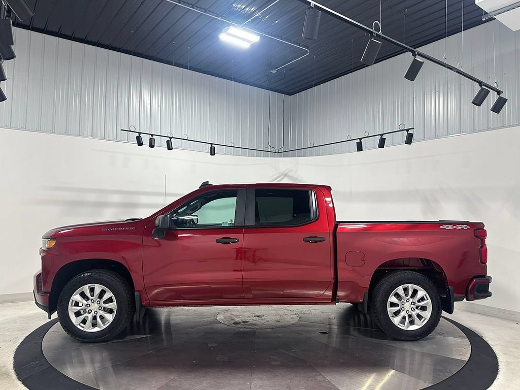 Used 2019 CAJUN RED TINTCOAT Chevrolet Custom image 14