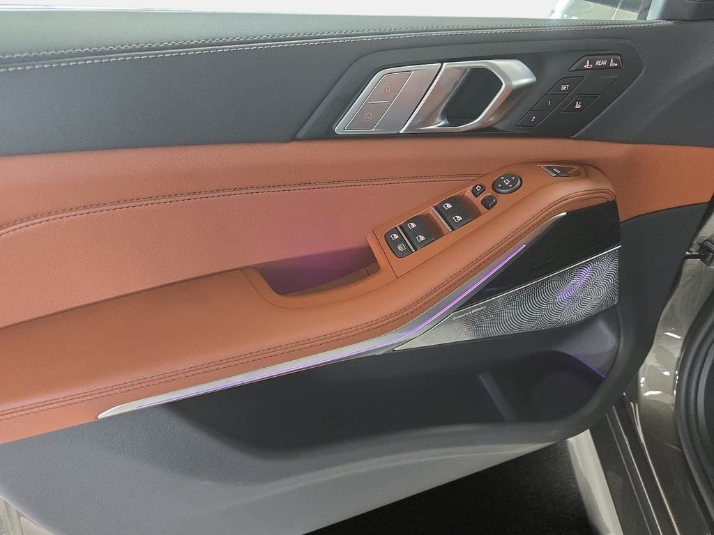 New 2027 Manhattan Green Metallic BMW xDrive40i image 13