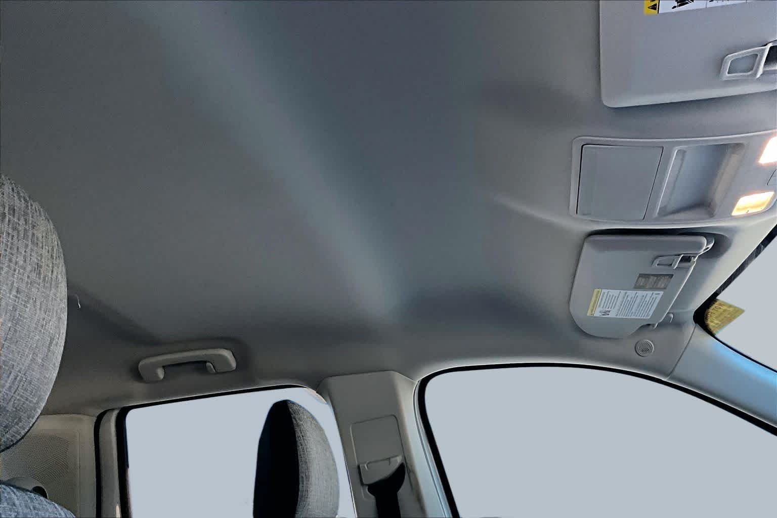 Used 2022 Oxford White Ford XLT image 13